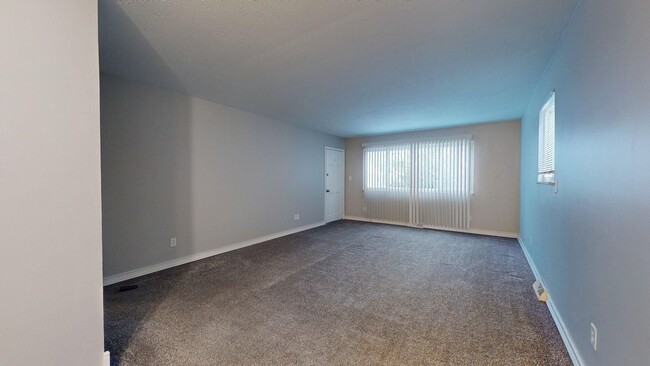 Photo - 7405 Marlborough Ave Unidad Down