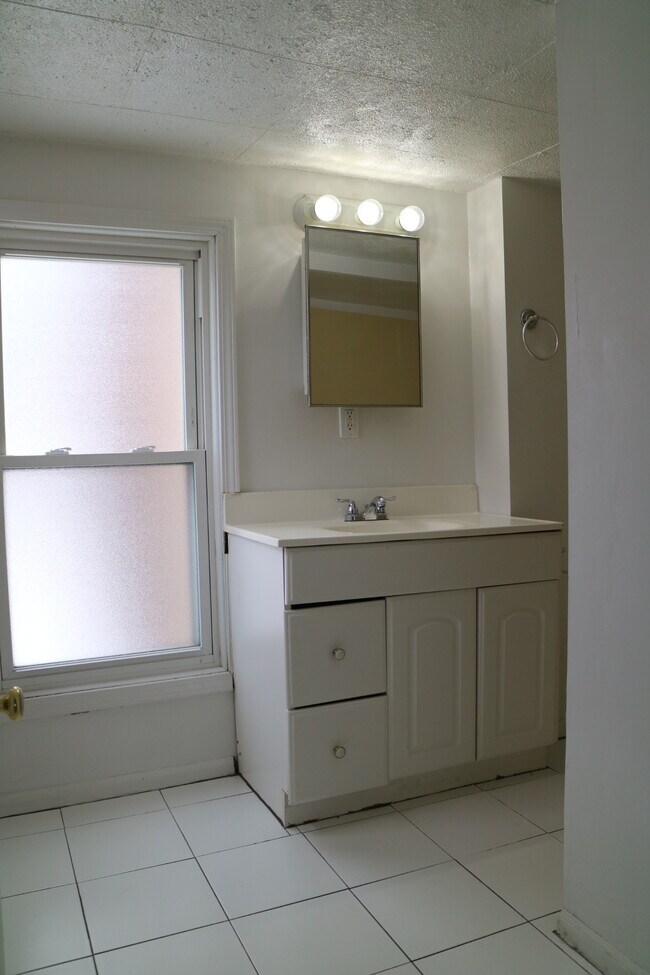 Photo - 224 Stratford Road