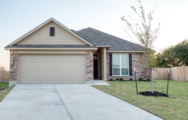 Building Photo - 8227 Bluefield Dr