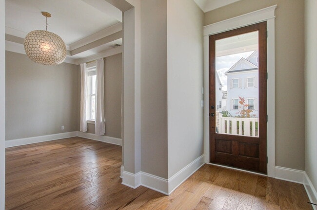 Photo - 1636 Juliana St