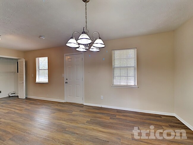 3638 Mansfield Ln