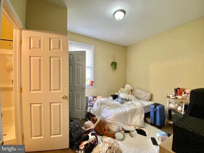 Photo - 2050 N Carlisle St