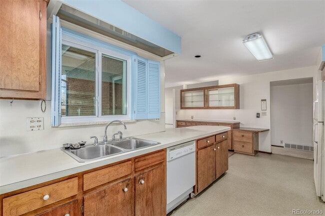 Photo - 680 S Canosa Ct