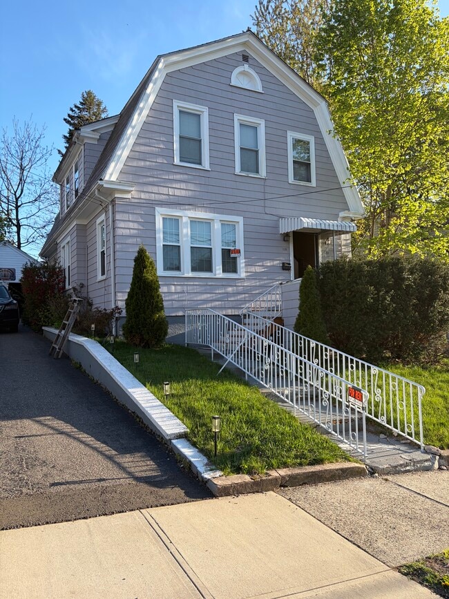 Building Photo - 118 4th St Unit Barrett Properties