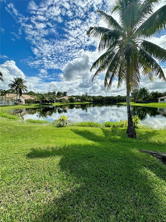 656 Verona Pl
