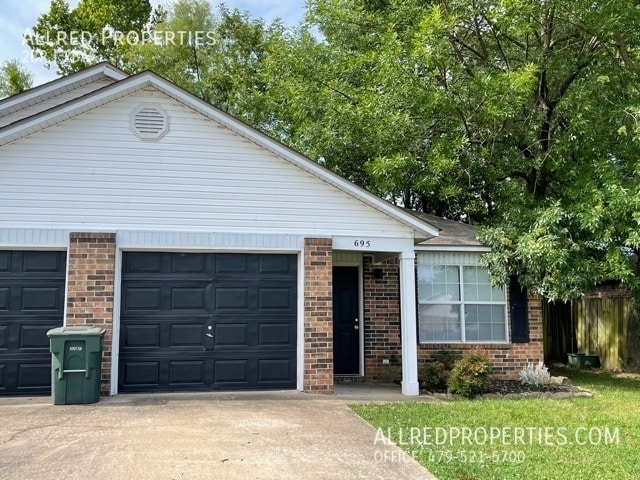 695 W Beck- - 695 W Beck- Townhome