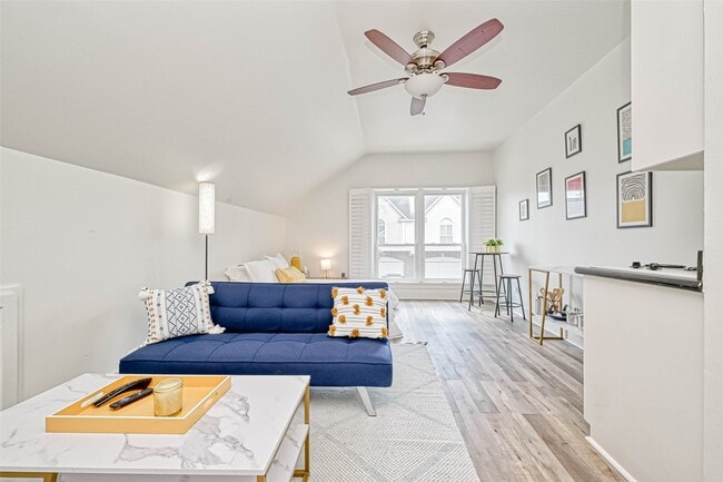 Photo - 2112 Harold St