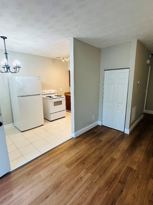 Photo - 7114 Ken Knight Dr W