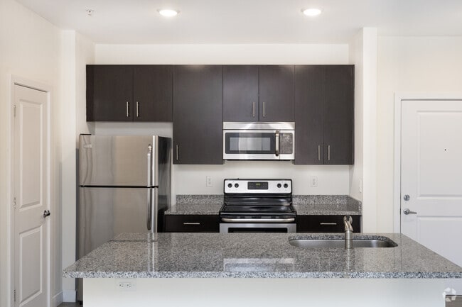 1BR, 1BA - 820SF - Kitchen