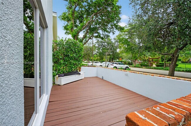 Photo - 537 Menendez Ave Unit 537