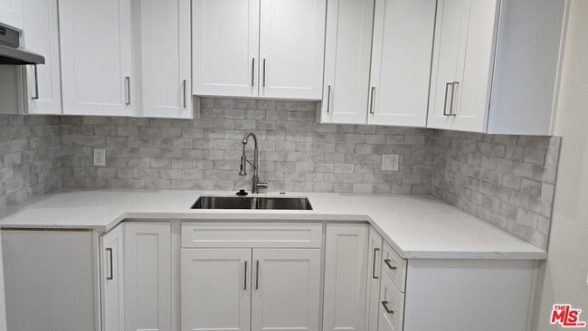 Photo - 330 Cameron Pl Unit 10