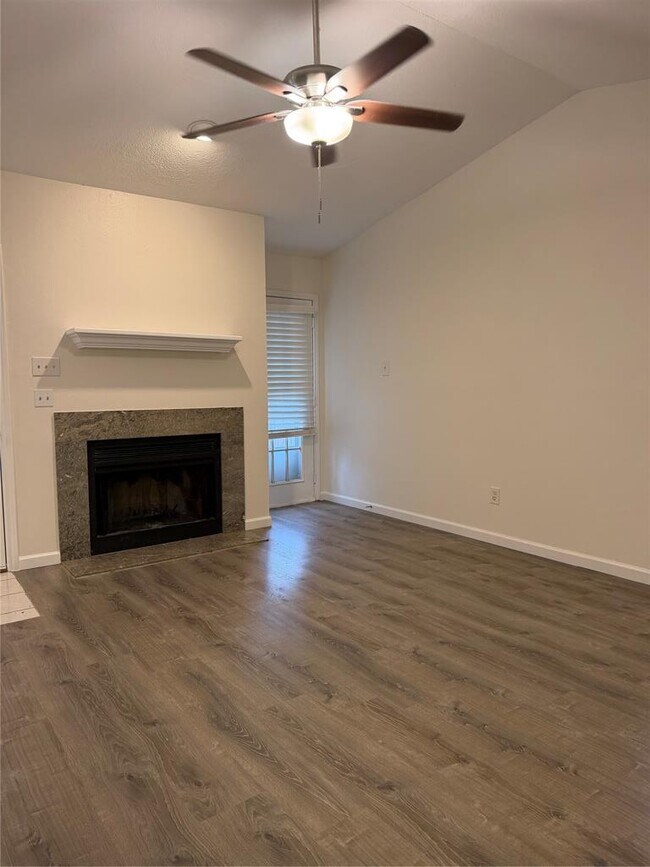 Photo - 615 Luther Dr