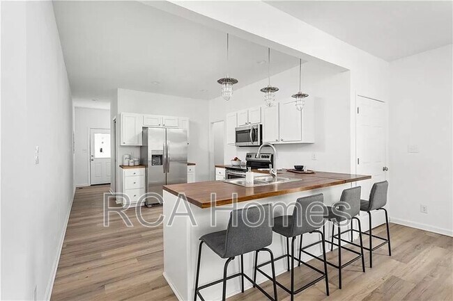 Photo - 408 N Dearborn St