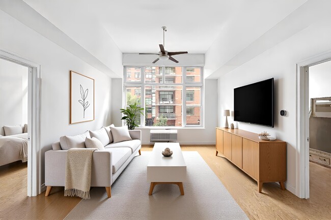 Building Photo - 1500 Hudson St Unit 2M