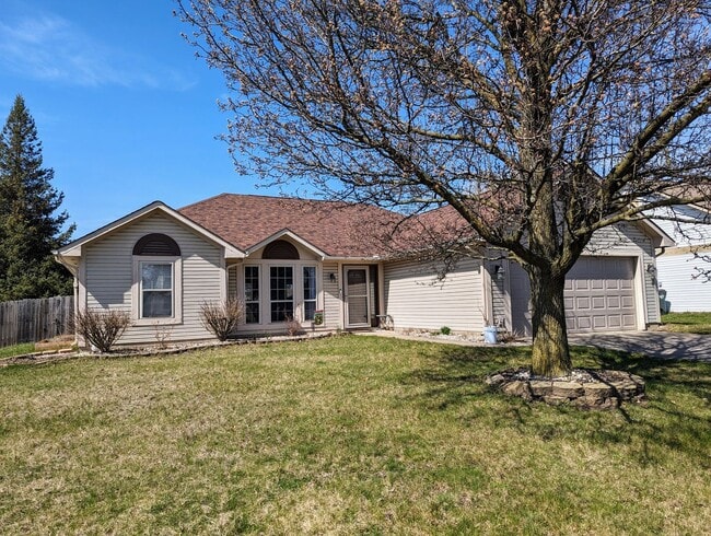 Photo - AVAILABLE 1/1/2026- 3 Bedroom / 2 Full Bath Home in Englewood!