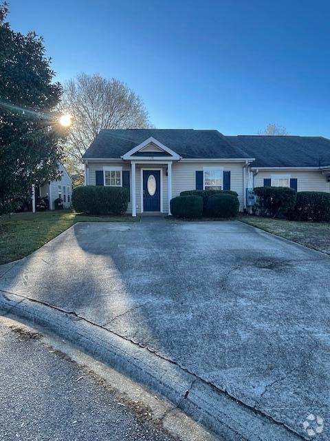 Building Photo - 138 W Middlebury Ln SW Rental