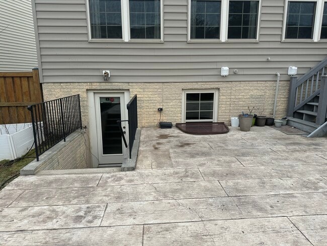 Photo - 15880 Lee Carter Road