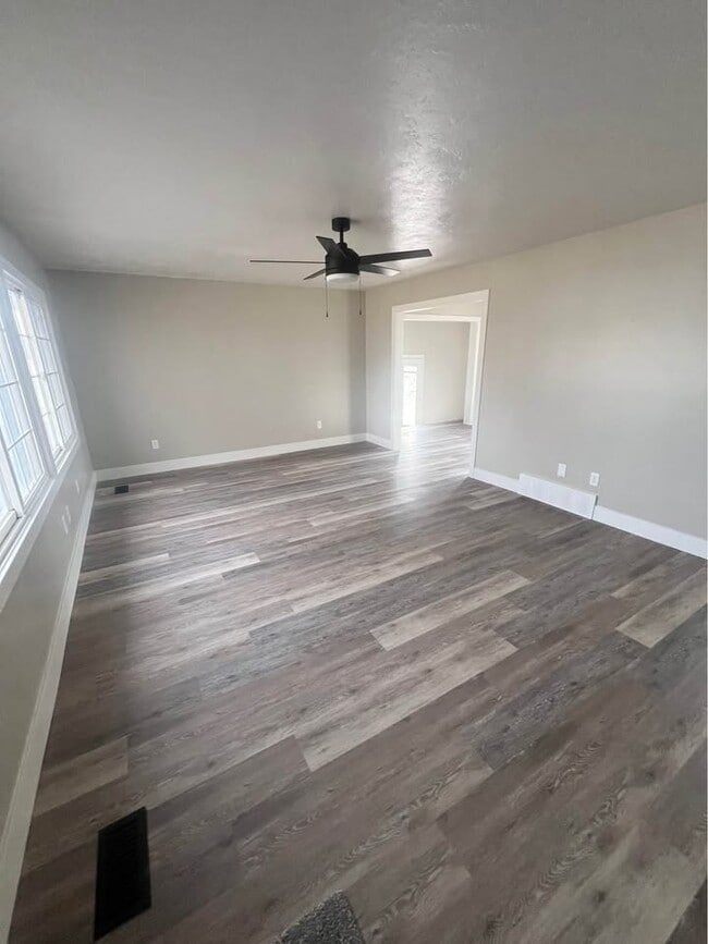 Photo - 643 N 2400 E