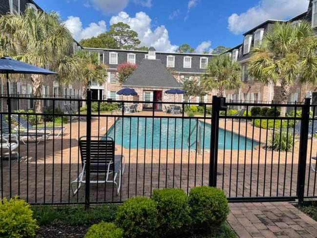 Pool Area - 361 N Post Oak Ln Unit 341
