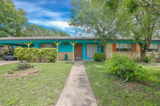 Building Photo - 1504 Braes Ridge Dr