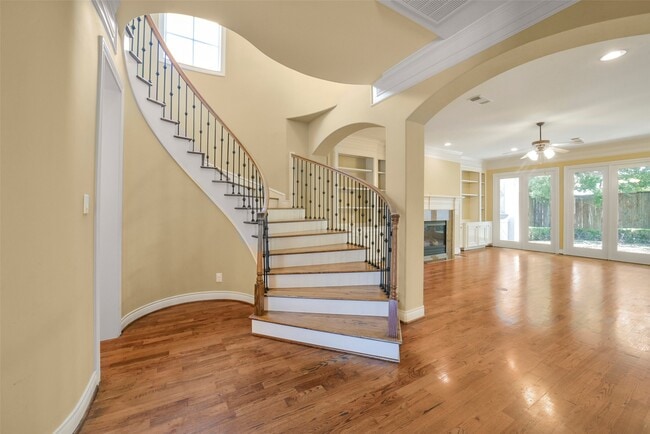 Photo - 2307 Sheridan St