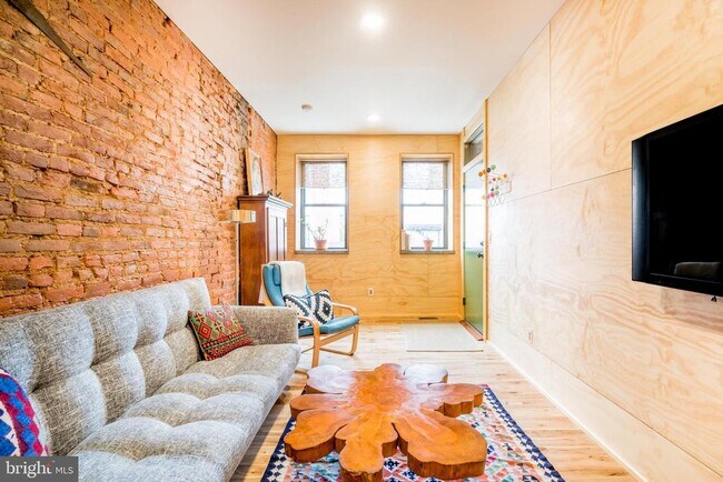 Photo - 1912 E Cumberland St