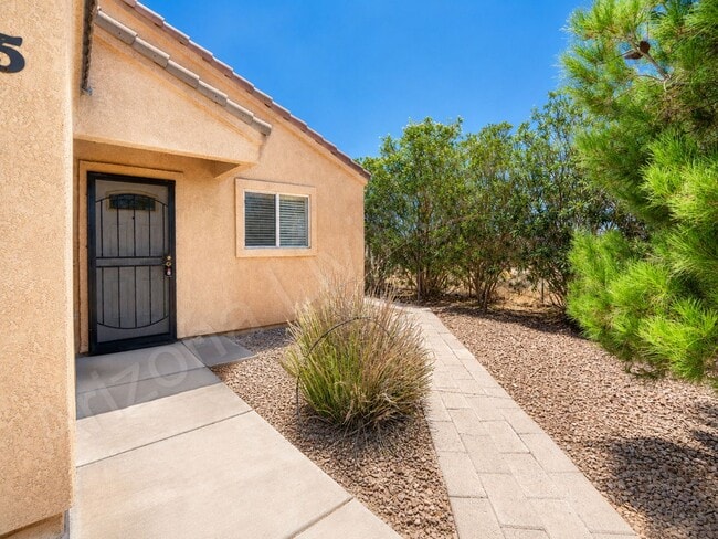 Photo - COOL SHADE, COZY LIVING, CONVENIENT LOCATION