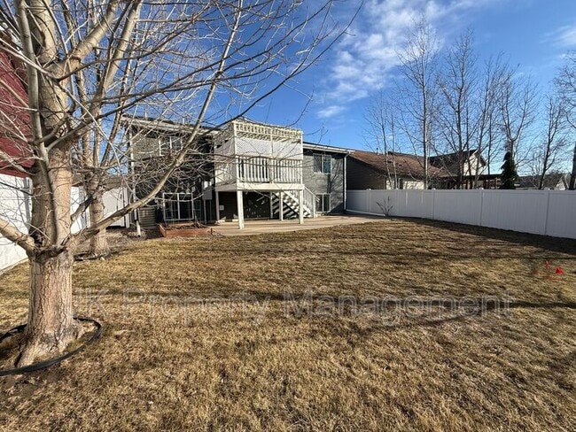 Photo - 716 49th St N