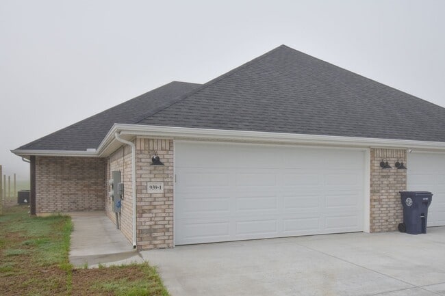 3 Bedroom 2 Bath Duplex in Prairie Grove!! - 3 Bedroom 2 Bath Duplex in Prairie Grove!! House