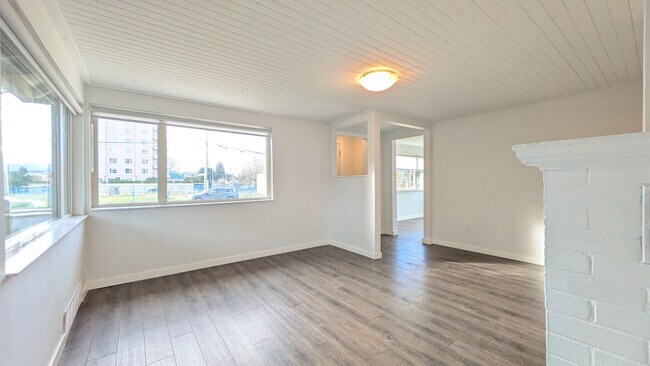 Photo - 45783 Wellington Ave