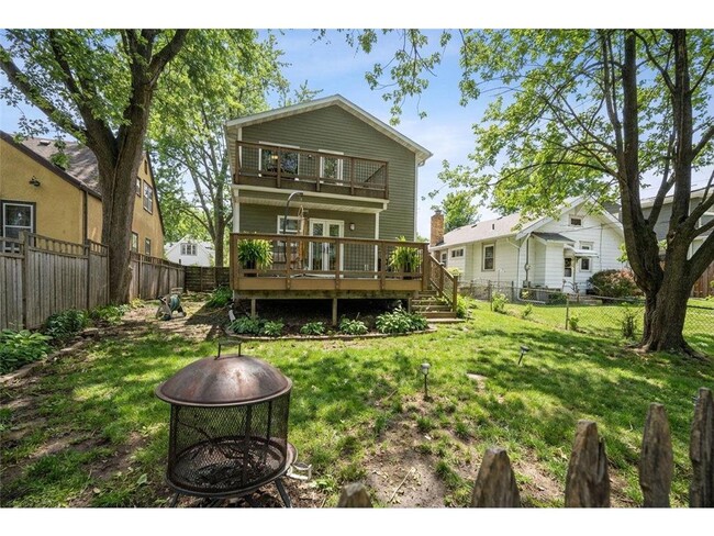 Photo - 241 Russell Ave S