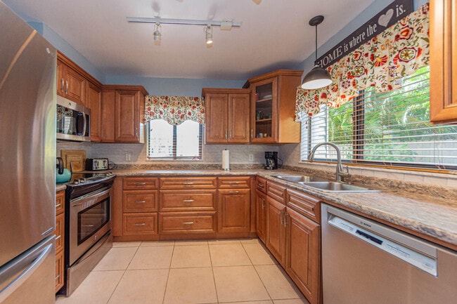 Photo - 917 Coquina Ln