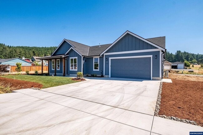 Building Photo - 4 Bedroom 2 Bath House