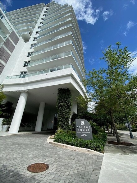 Building Photo - 4250 Biscayne Blvd Unit 1205