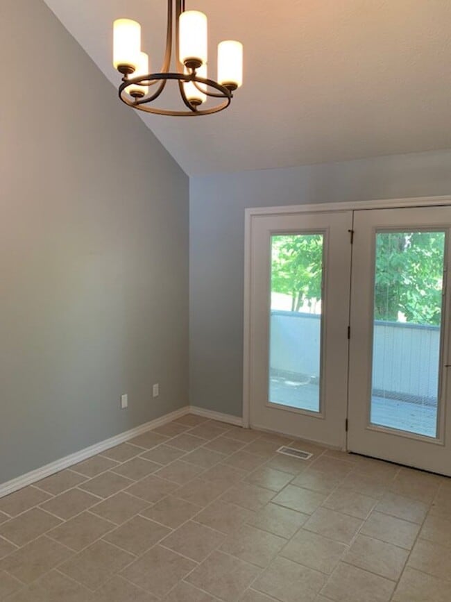 Photo - Spacious 3 bedroom 3.5 Baths 2 Home Office...