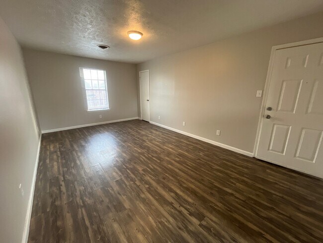 Photo - 294 Tinker Hill Cv Unit D