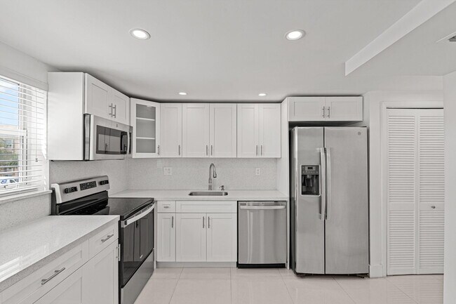 Photo - 9170 Fontainebleau Blvd Unit 301