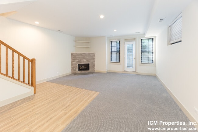 Photo - 1322 W Diversey Pky Unit 1326-1