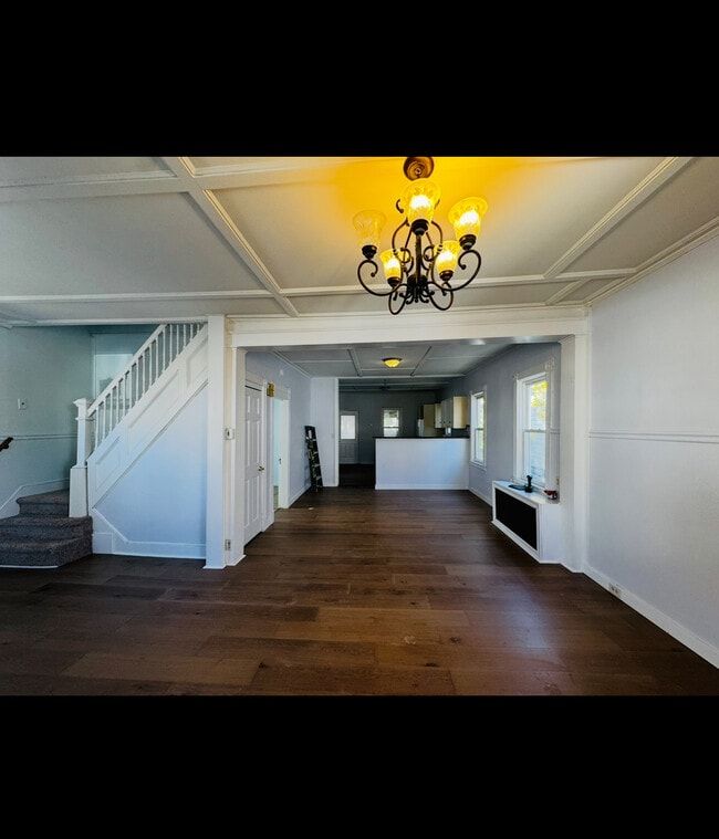 Building Photo - 1912 Jerome Ave Rental