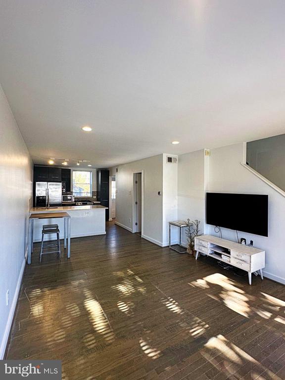 Photo - 137 W Reed Ave