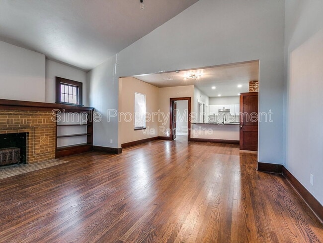 Photo - 421 NW 25th St