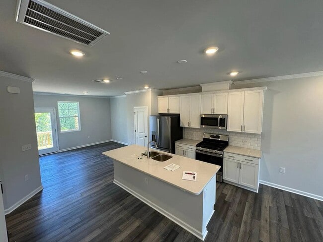 Photo - 368 Devon Clfs Dr