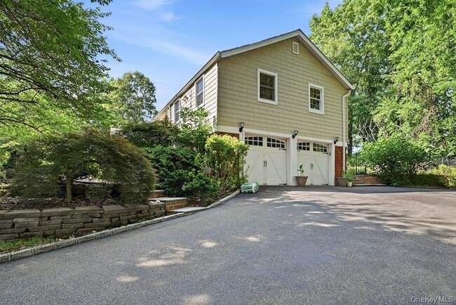 20 Williamsburg Dr