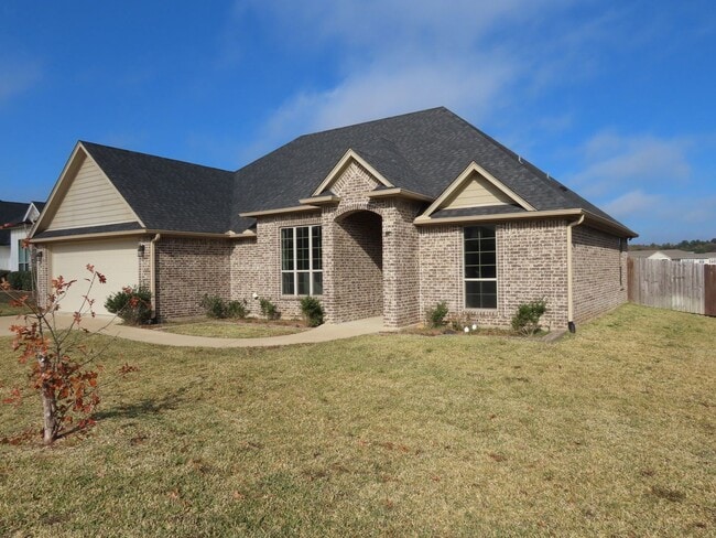 Photo - Gorgeous 3 Bedroom, 2 Bath Home in South Tyler! Tyler ISD: Jack Elementary