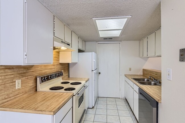 Photo - 2 Bedroom Condo in West Lake Hills- Eanes ISD