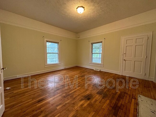 Photo - 113 S 7th St