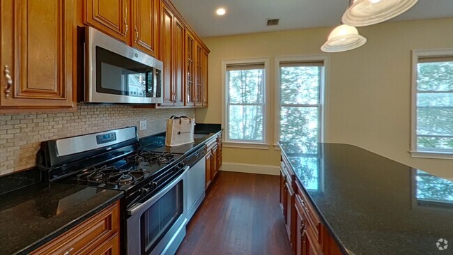 Building Photo - 28 Fisher Ave Unit 4 Rental