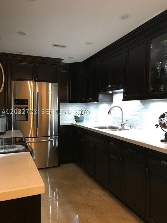 Building Photo - 1300 SW 122nd Ave Unit 206-2