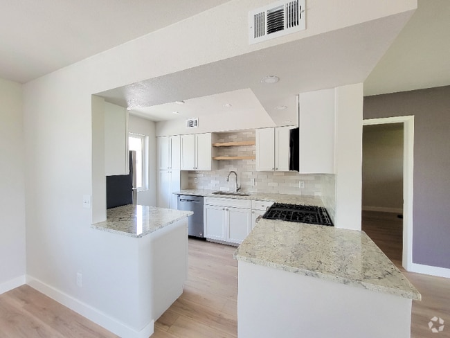 Building Photo - 7141 N 16th St Rental