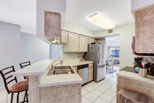 Photo - ** PALM RIVER ** 2 BED / 2 BATH - CONDO - NORTH NAPLES - TURNKEY - ANNUAL OR SHORT TERM RENTAL